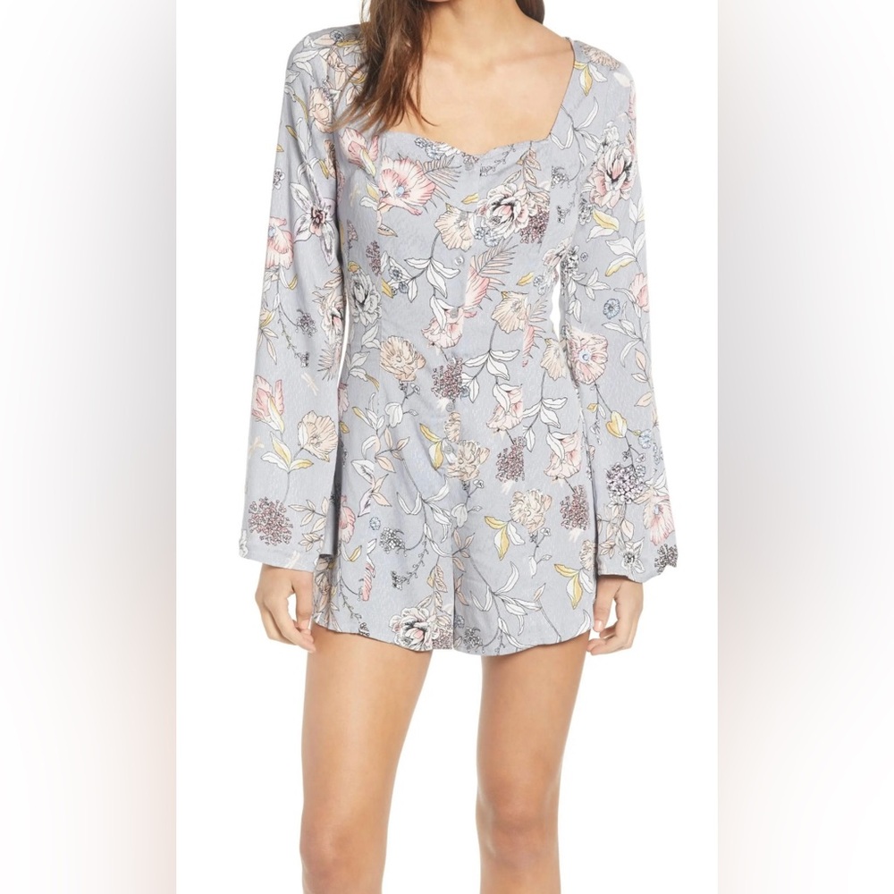 🩵LOVE FIRE Floral Romper, Medium
